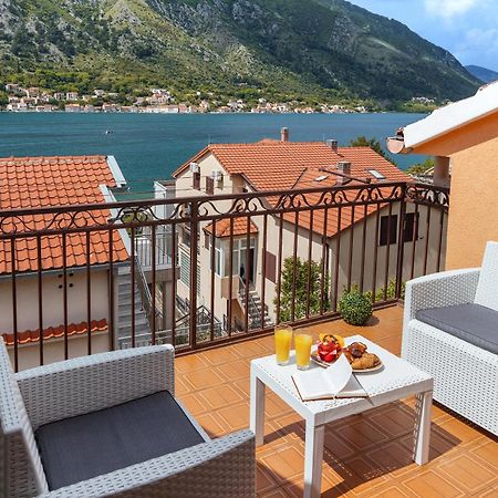 Apartment Busola Котор Екстер'єр фото