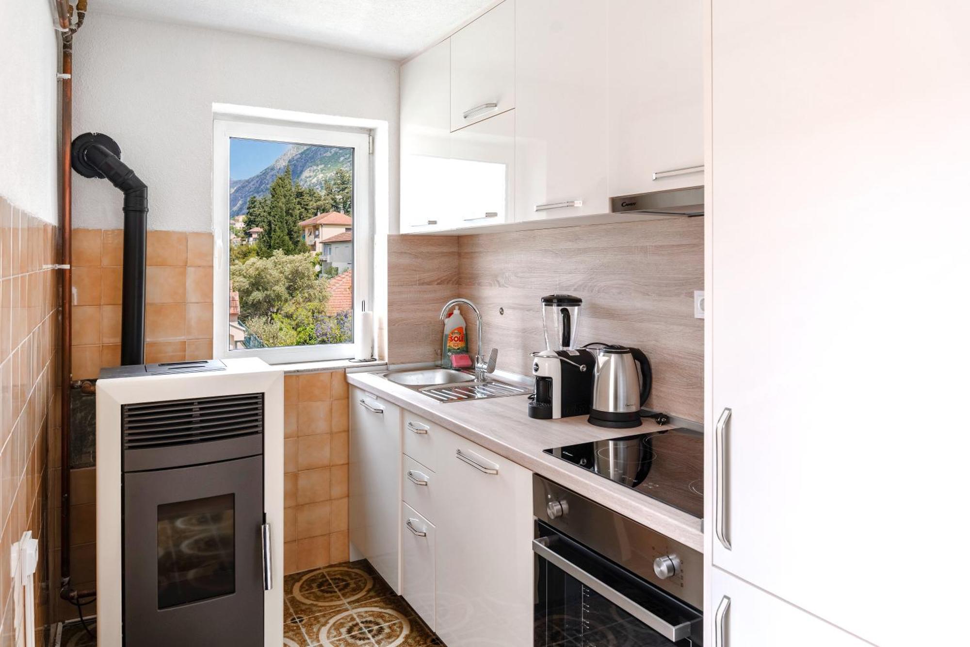 Apartment Busola Котор Екстер'єр фото